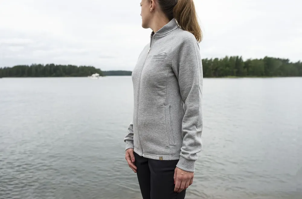 495 STICKAD CARDIGAN GRÅ Utförsäljning